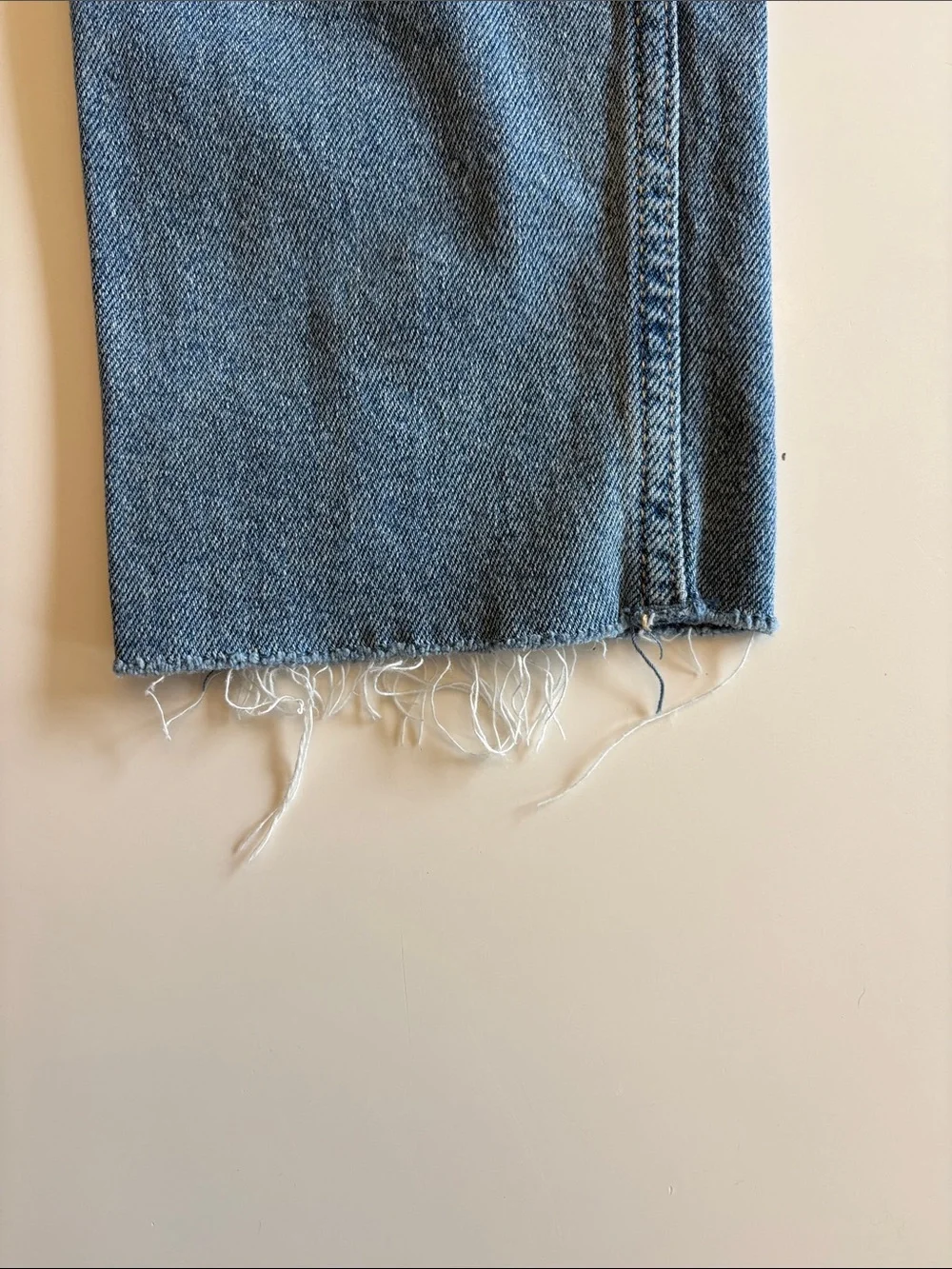 Women’s Hollister ultra high rise mom Straight-Leg Jeans size 2/26R